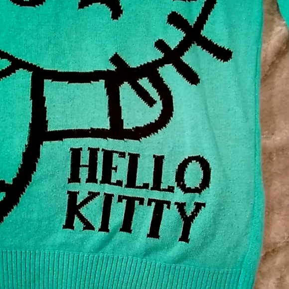 Hello Kitty Sweater - Picture 3 of 5